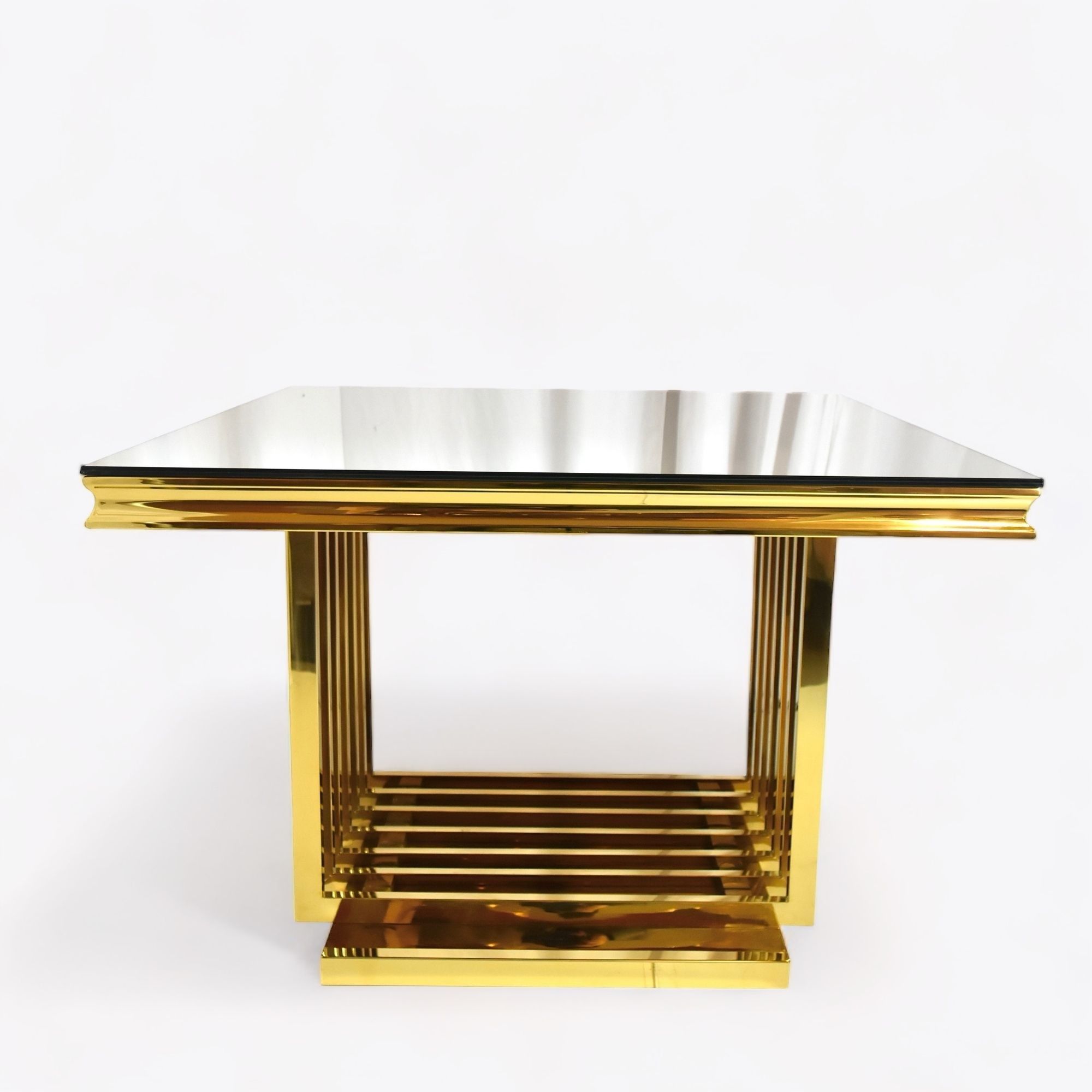 Legacy Gold Cake Table 1 1